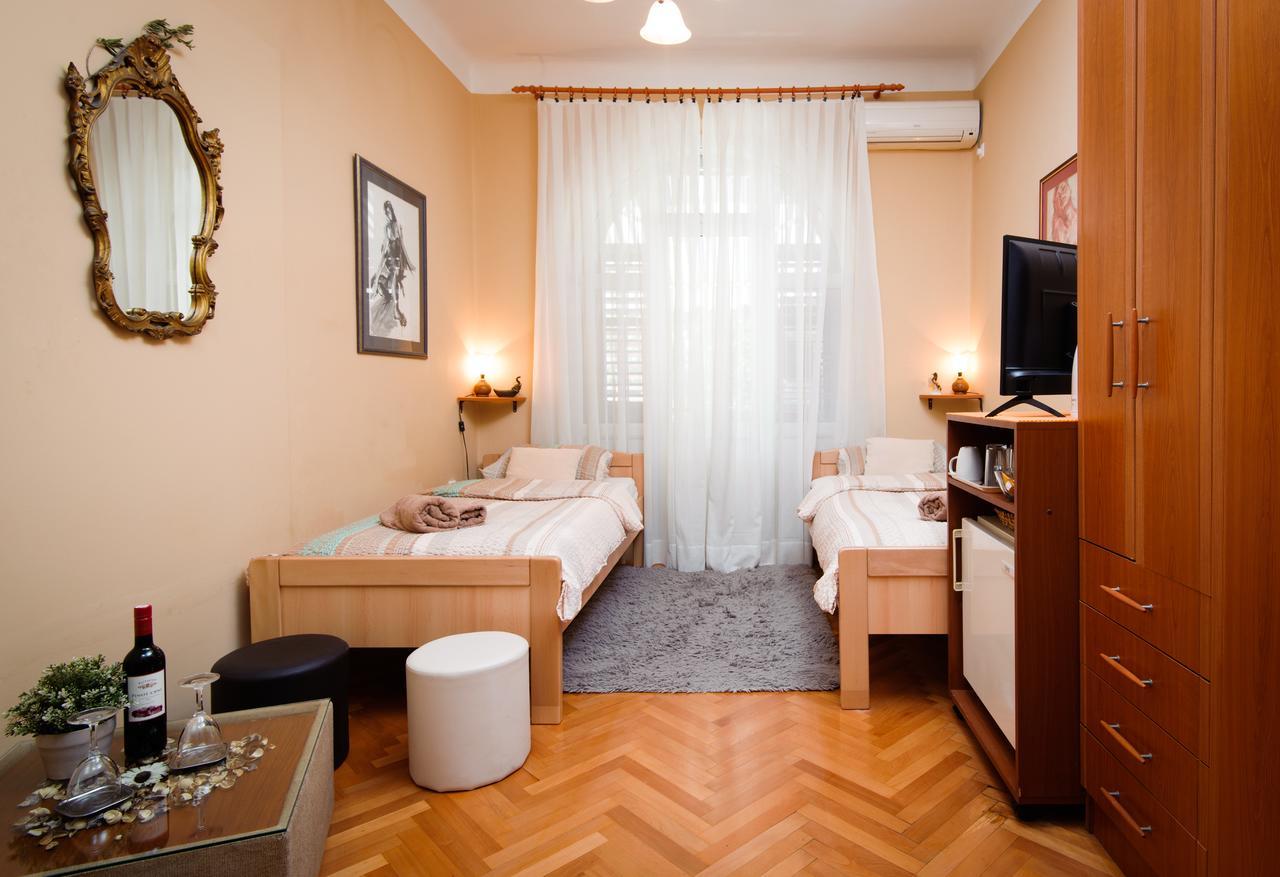 Private Accommodation Milisa Split Exterior photo
