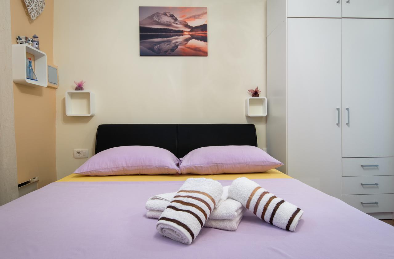 Private Accommodation Milisa Split Exterior photo