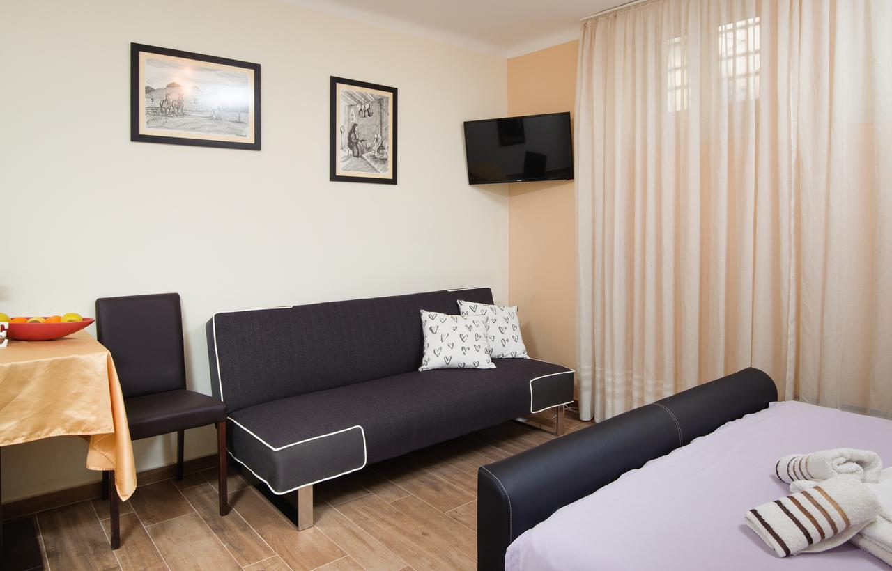 Private Accommodation Milisa Split Exterior photo