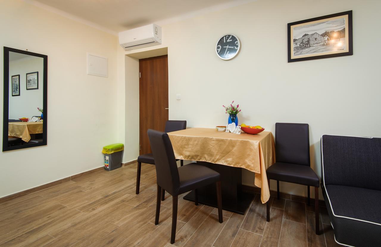 Private Accommodation Milisa Split Exterior photo