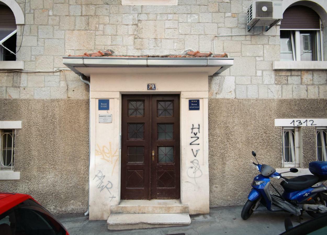 Private Accommodation Milisa Split Exterior photo