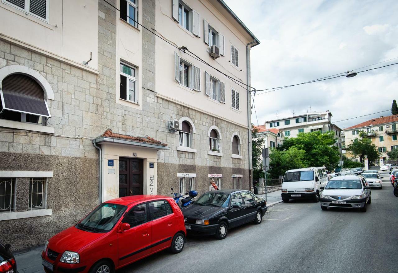 Private Accommodation Milisa Split Exterior photo