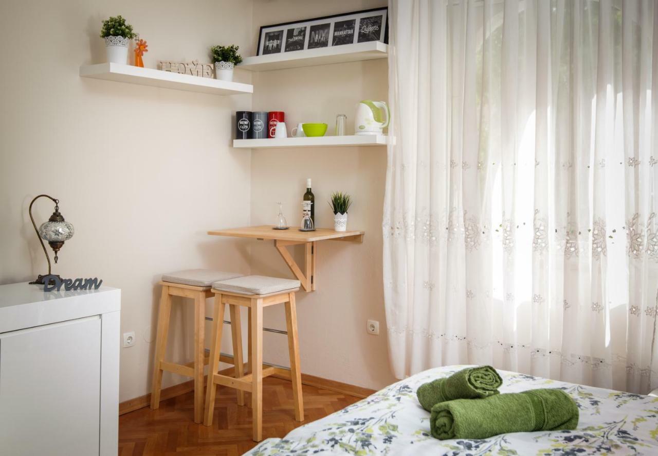 Private Accommodation Milisa Split Exterior photo